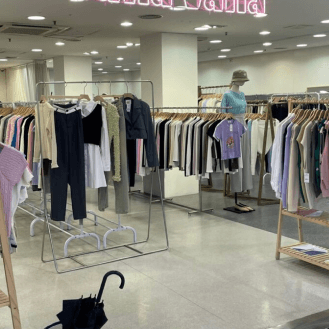 11:00 ショッピング 西面地下商店街・西面モール（서면지하도상가 서면몰） 이미지 1