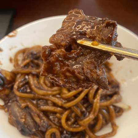 一度食べたら忘れられない絶品ジャジャン麺 - 画像 3