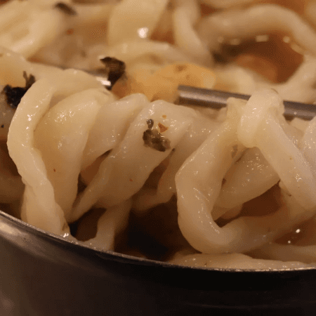 朝ごはんは南大門市場のカルグクス通りで！ - 画像 1