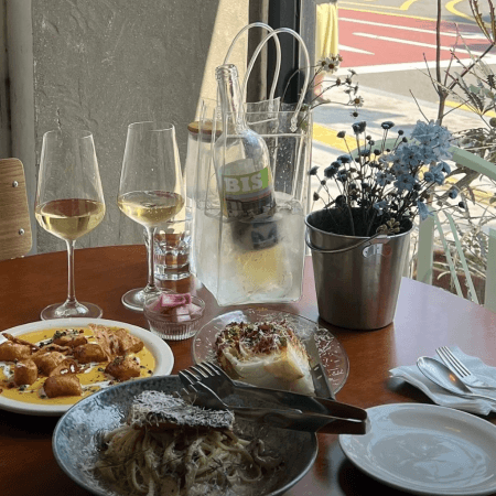 漢南洞の雰囲気の良いワインバーでランチ - 画像 1