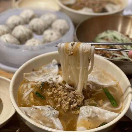 明洞のホテルにチェックイン＆昼ごはん