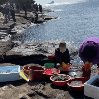 12:00 済州の自然を満喫する ヨンモリ海岸（용머리해안）