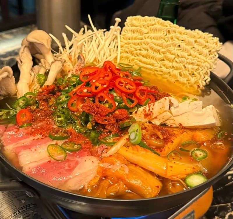 牛バラ肉入りキムチ鍋