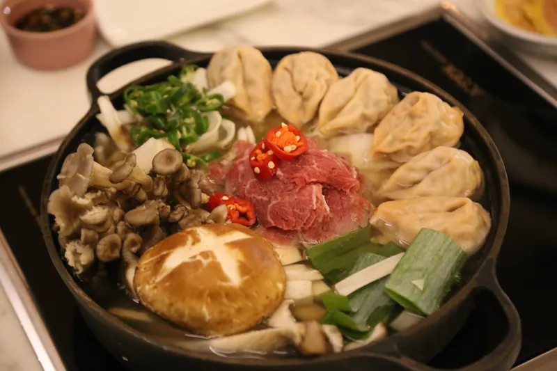 牛肉餃子鍋