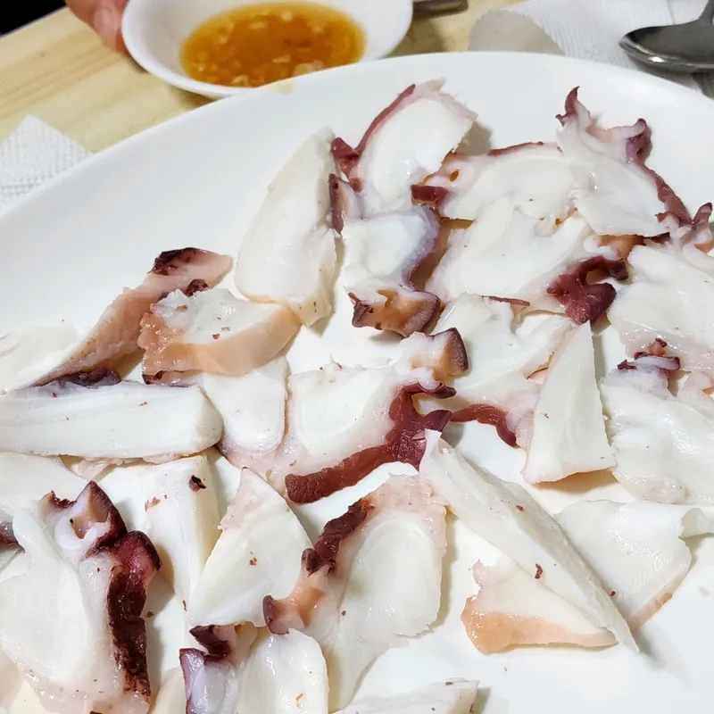 茹でダコの刺身