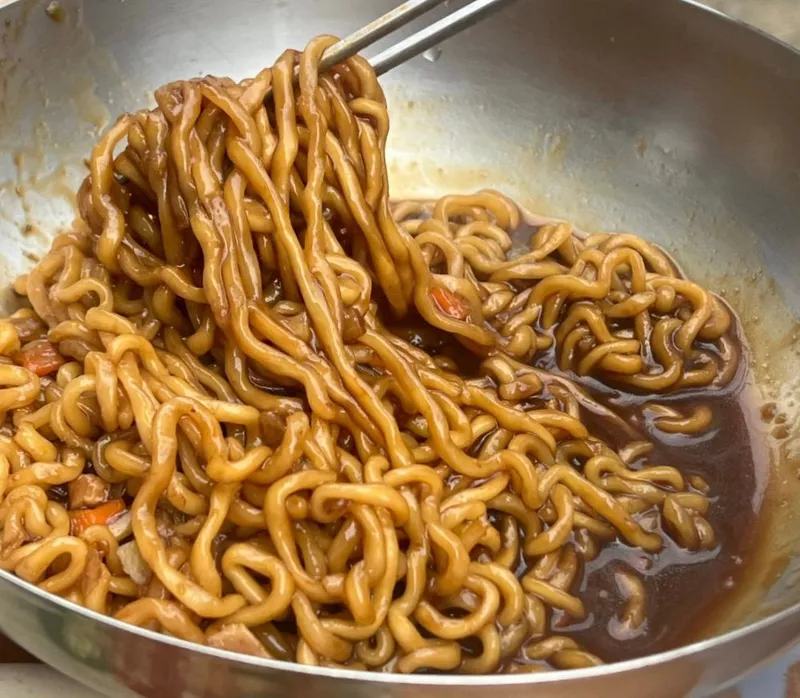 ジャージャー麺