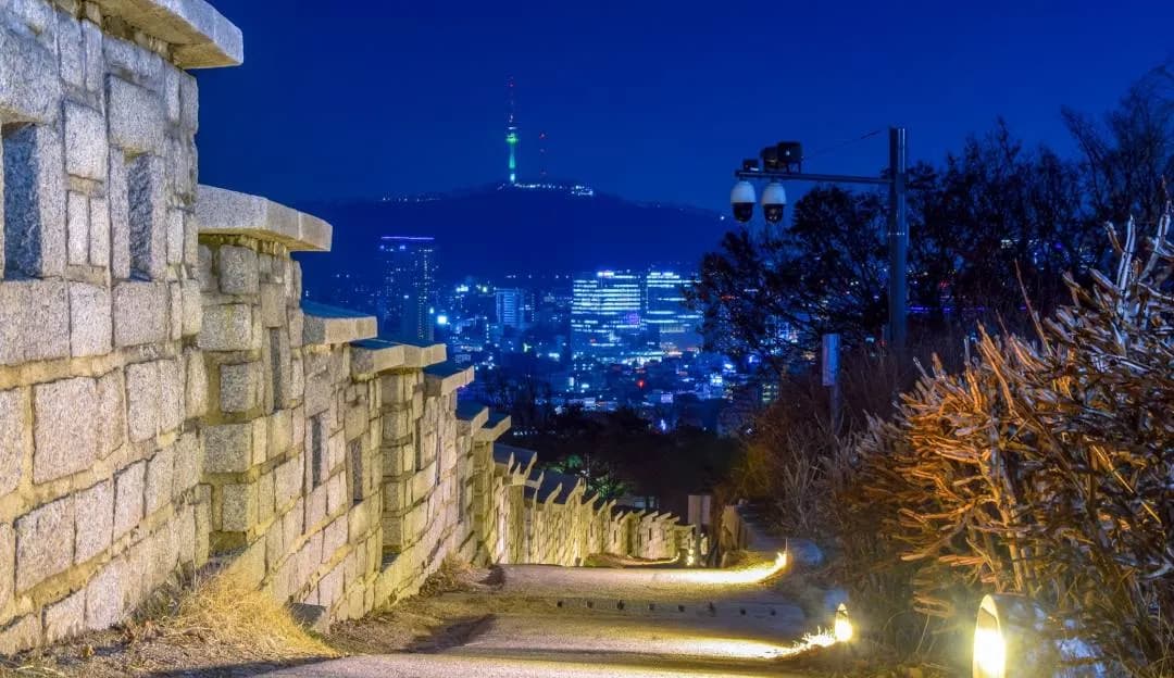 ドラマ撮影やデートスポットとして人気の夜景公園