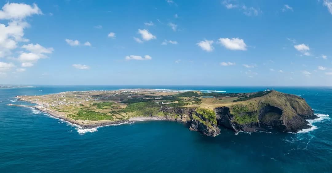 日帰り旅行にもぴったり ! 済州島東部に浮かぶ小さな島