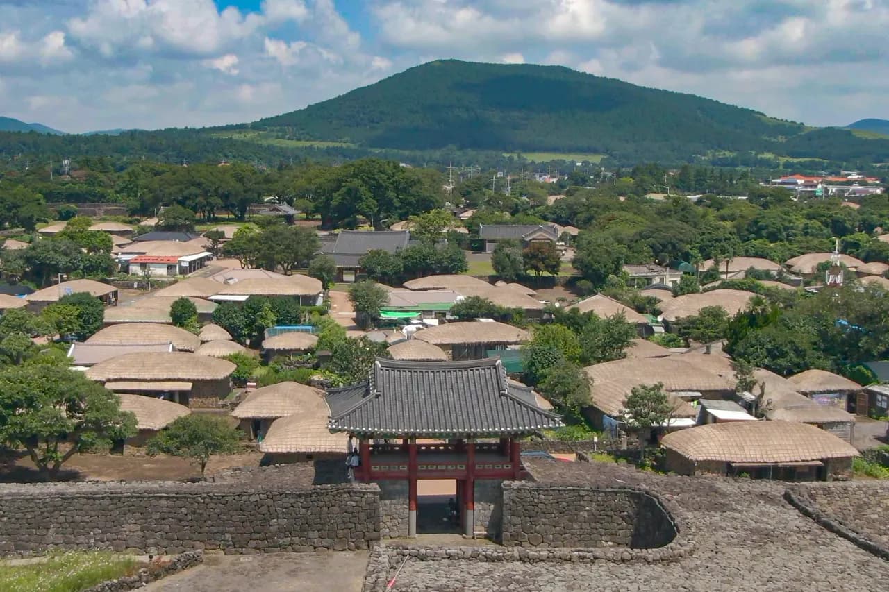 朝鮮時代へタイムスリップ ! 漢拏山の麓にある民俗村