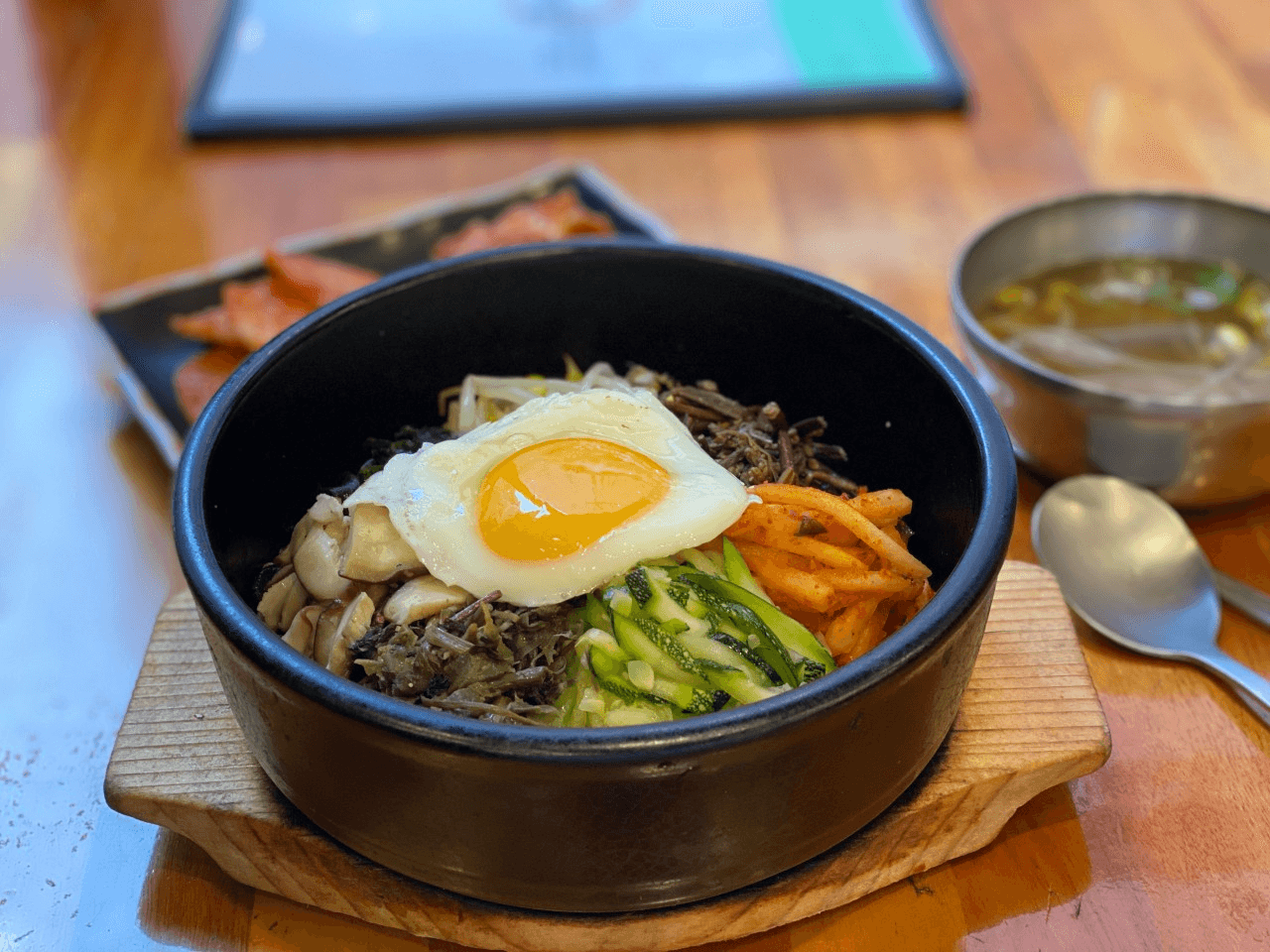 ウジョン石焼ビビンバ 西面店 배경 이미지