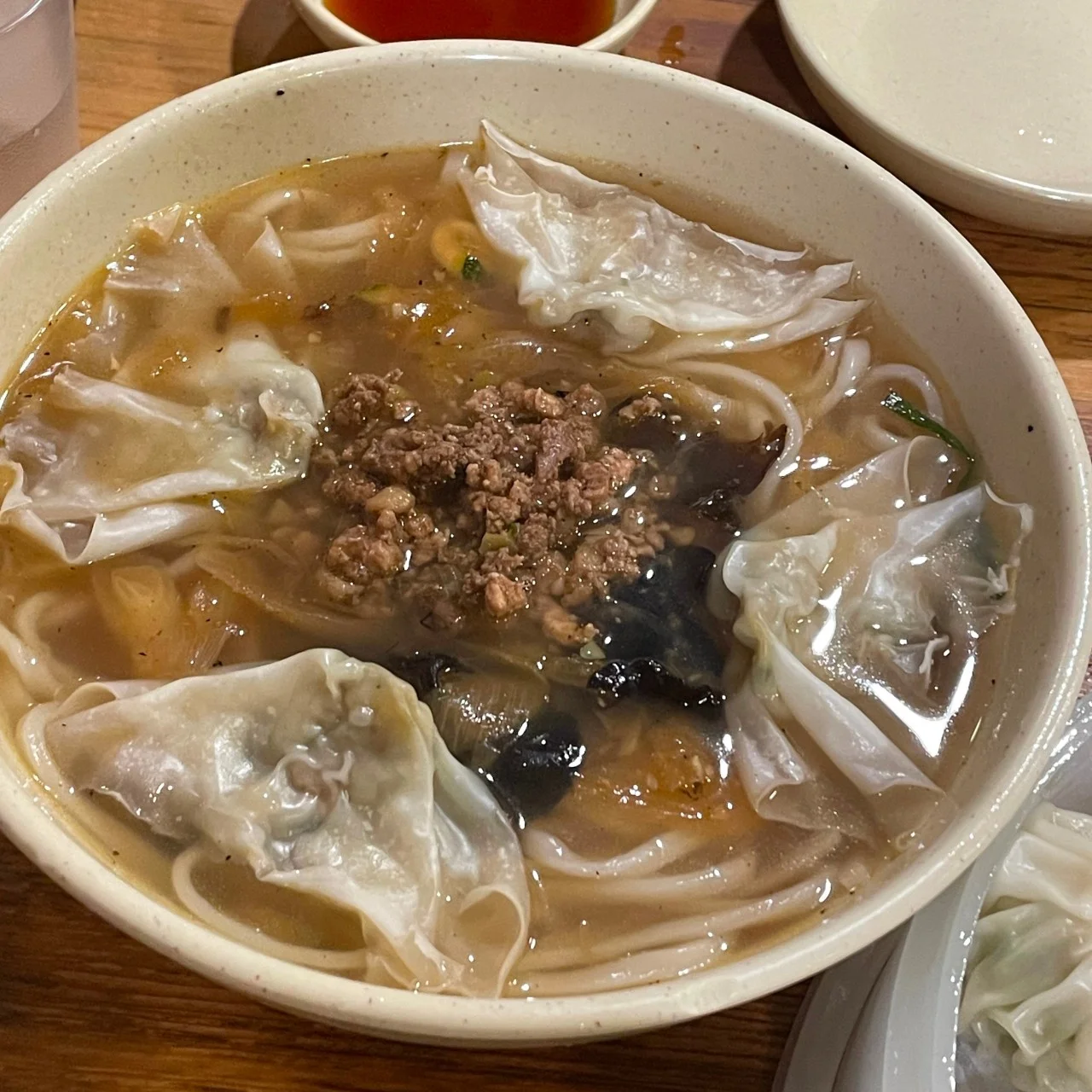 明洞餃子 本店 배경 이미지