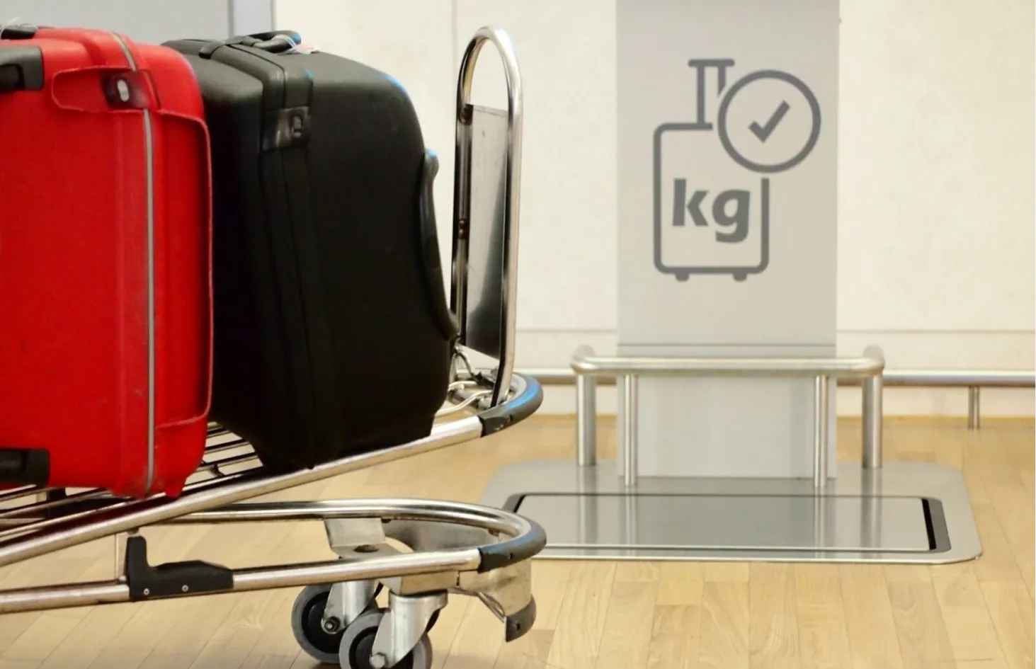 空枯ã«ã¯ãè·ç©ã®éããæž¬ããèšéåšãèšçœ®ãããŠããŸã