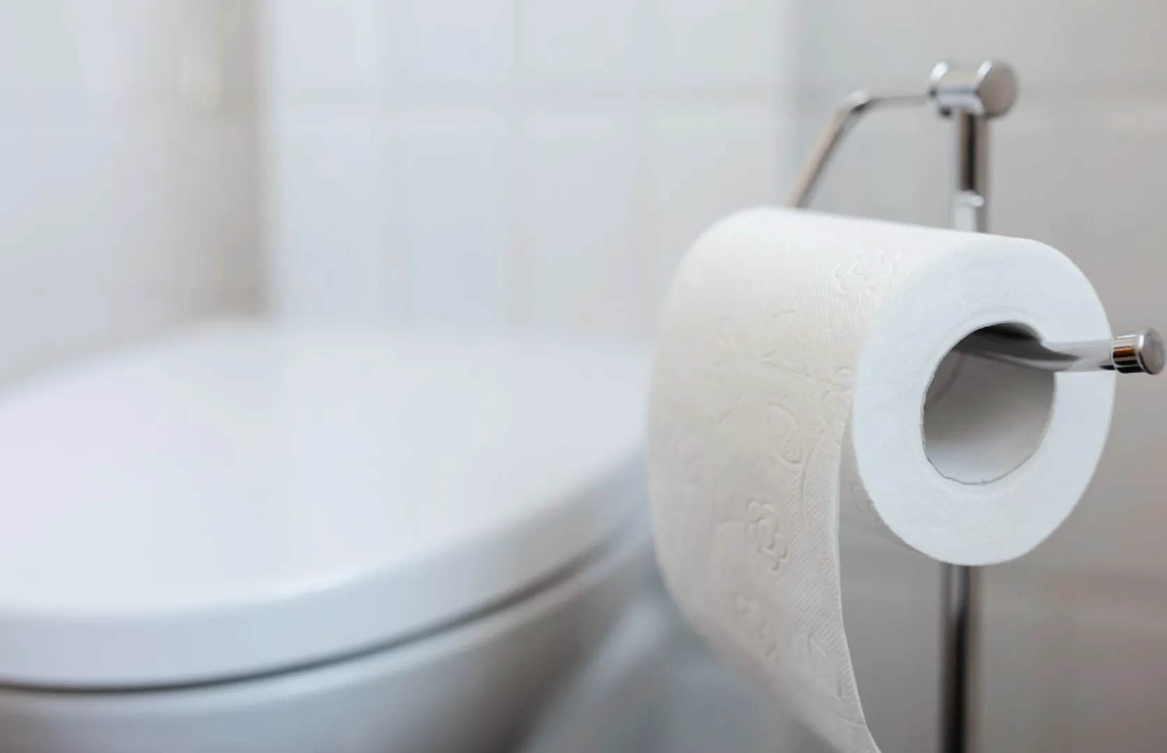 お店のお客さん以外は使えないよう鍵がついているトイレも多い