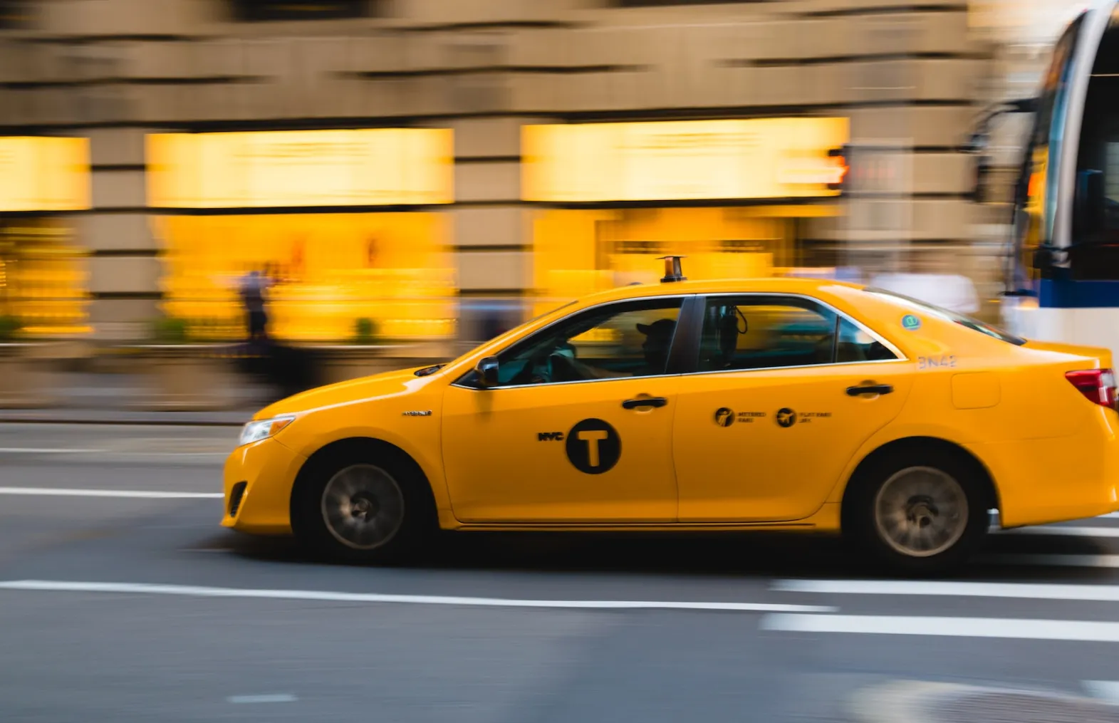 常に外国にいるということを意識しながら注意を怠らないようにしましょう