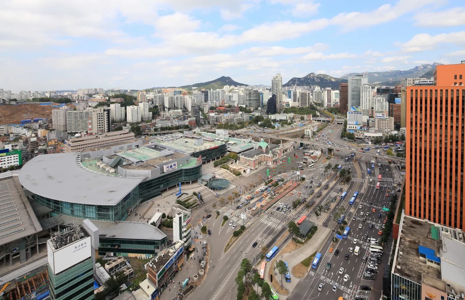 変わった人と高齢者が多く、難易度が高い路線