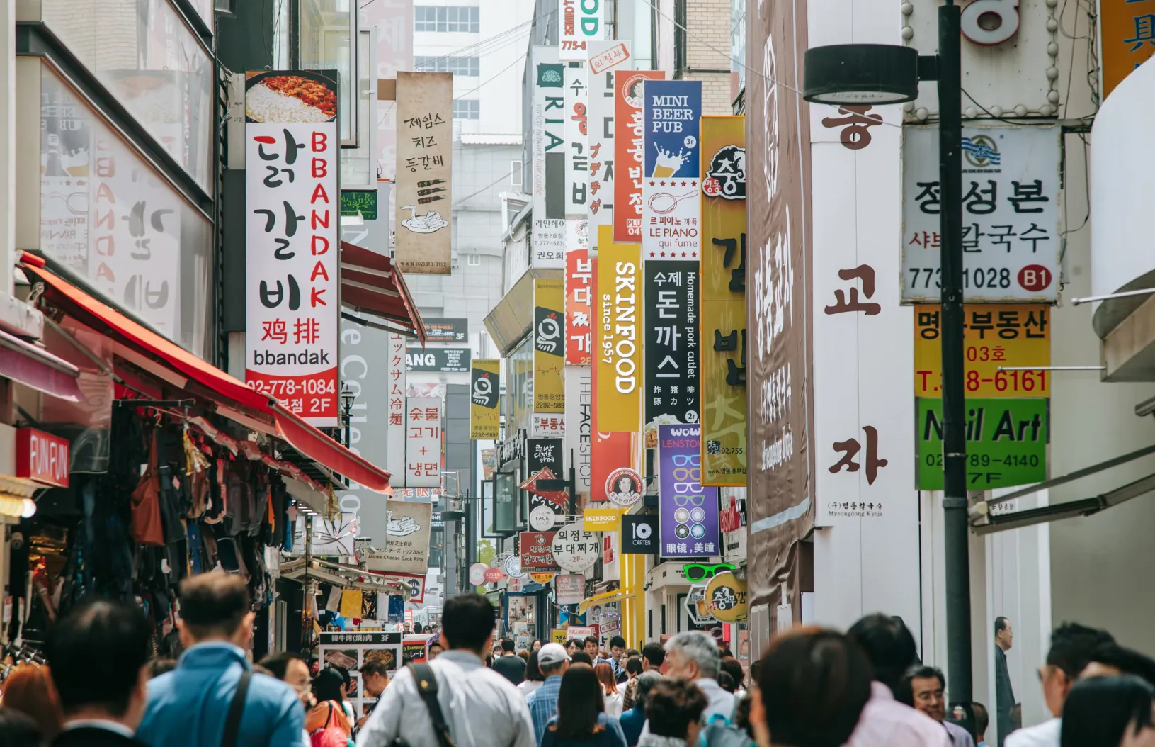 みんな大好き明洞がある路線。混雑することも多いので要注意 !