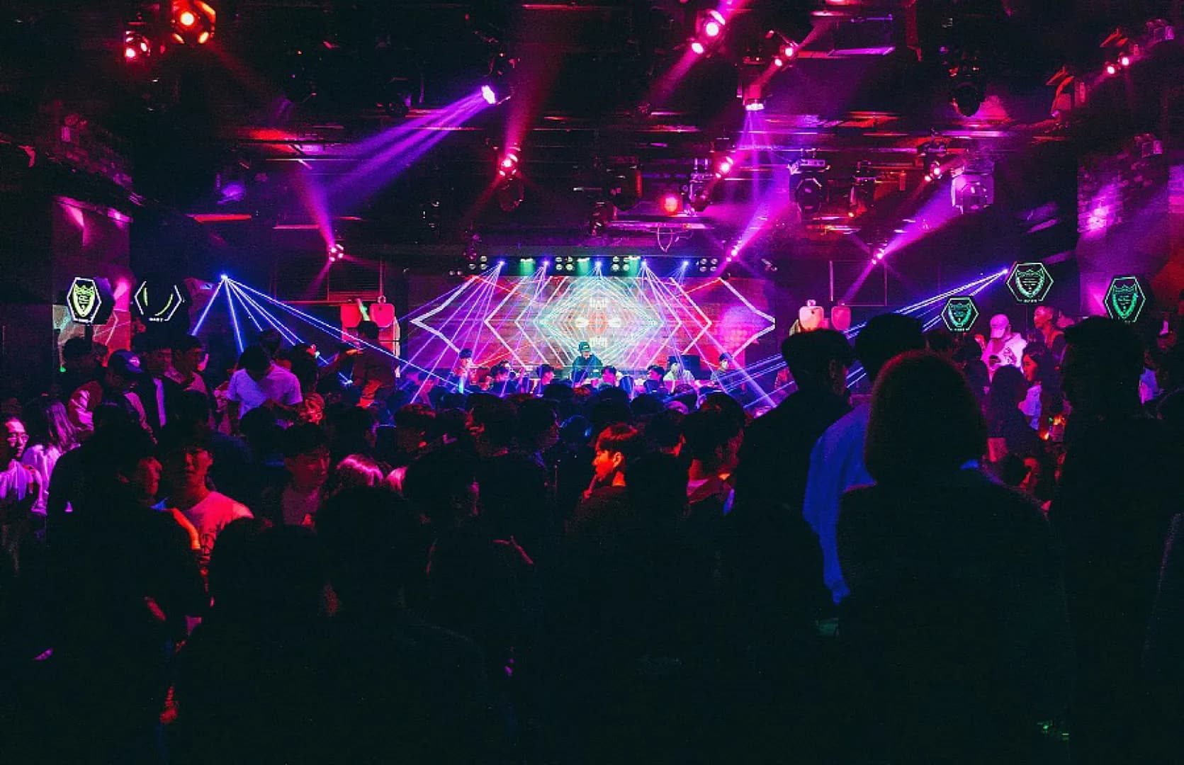 梨泰院と弘大にある大型クラブ