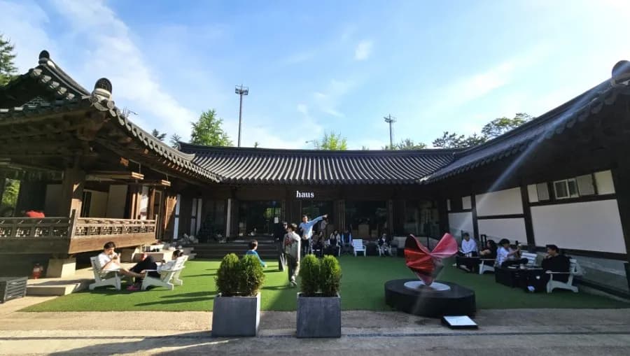 趣き深い建物も魅力のひとつ