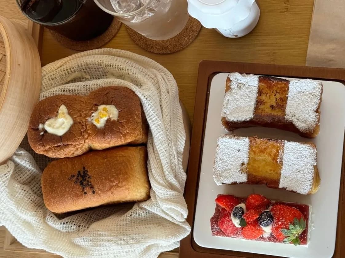甘党にはたまらない一品「スフレトースト」