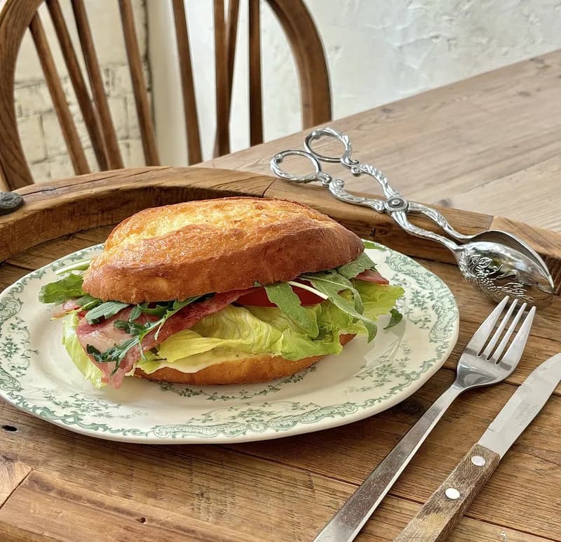 塩パンサンドイッチ