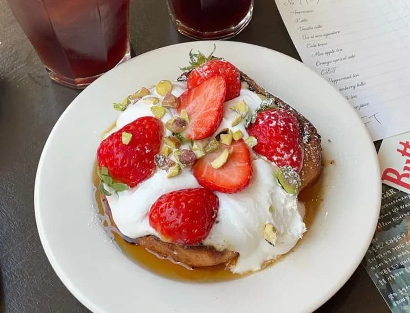 いちごたっぷりフレンチトースト