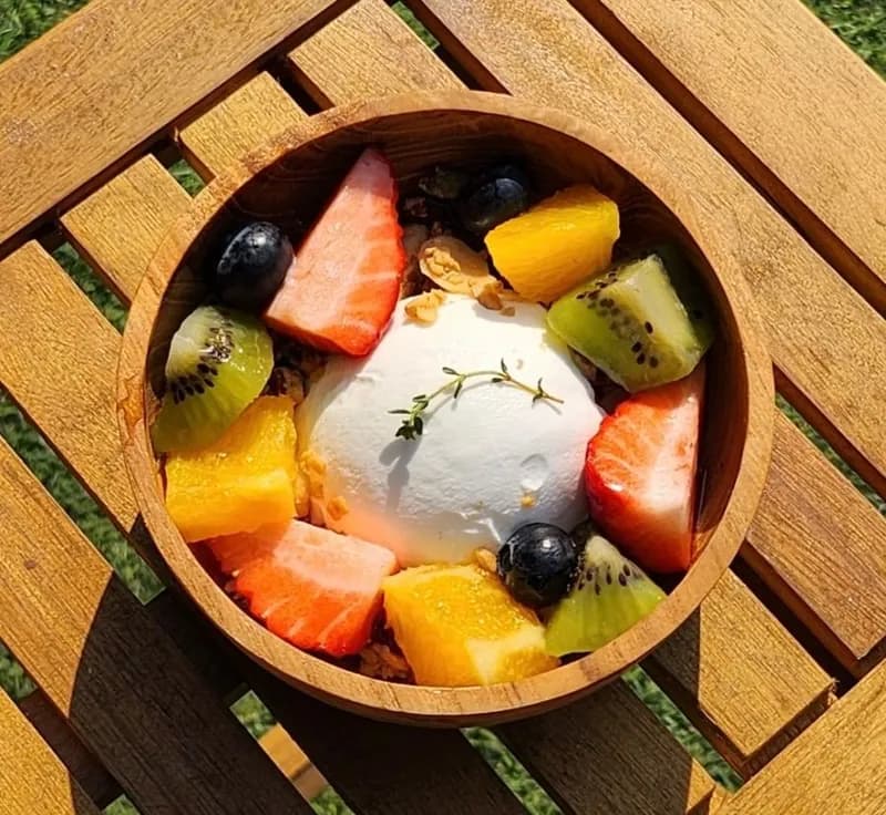 シーズナルフルーツギリシャヨーグルト