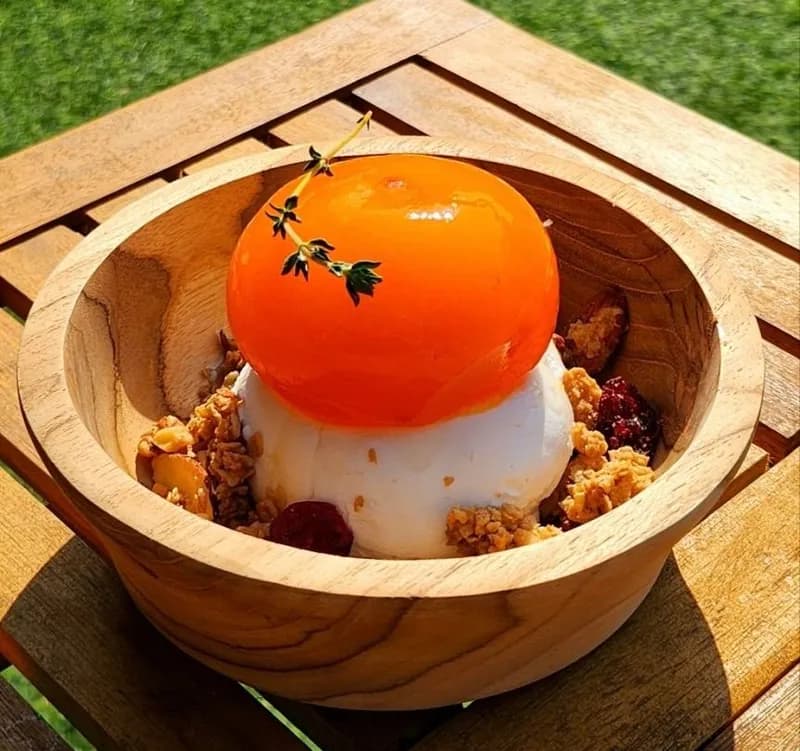 熟柿グラノーラギリシャヨーグルト