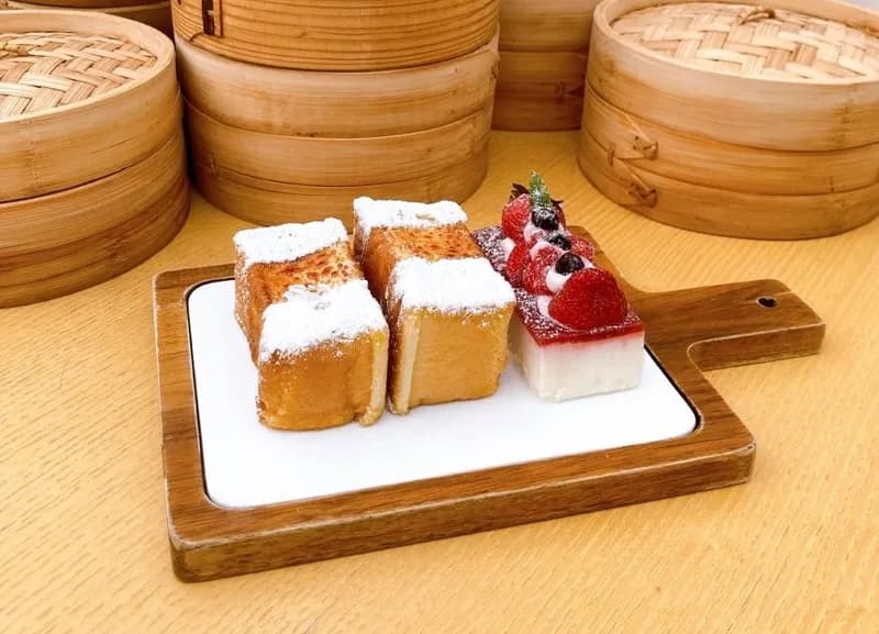 いちごスフレトースト