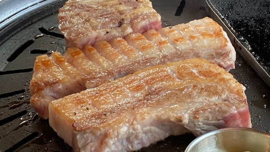 すべて冷蔵保存の新鮮なお肉を使用