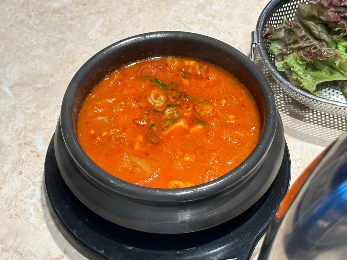 セットで付いてくるキムチチゲも超絶品!