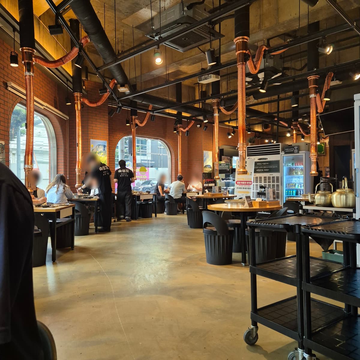 開店時間のちょっと前から並び始める!