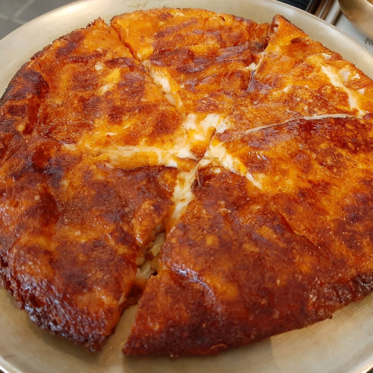 名物のチーズキムチチヂミも超絶品