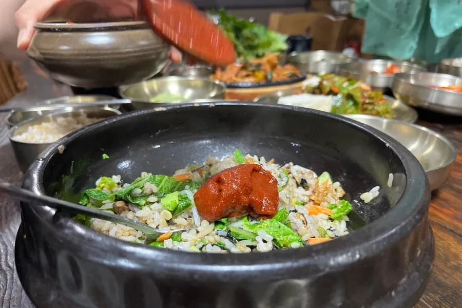 これぞ韓国の味!おこげが美味しい「石焼ビビンバ」
