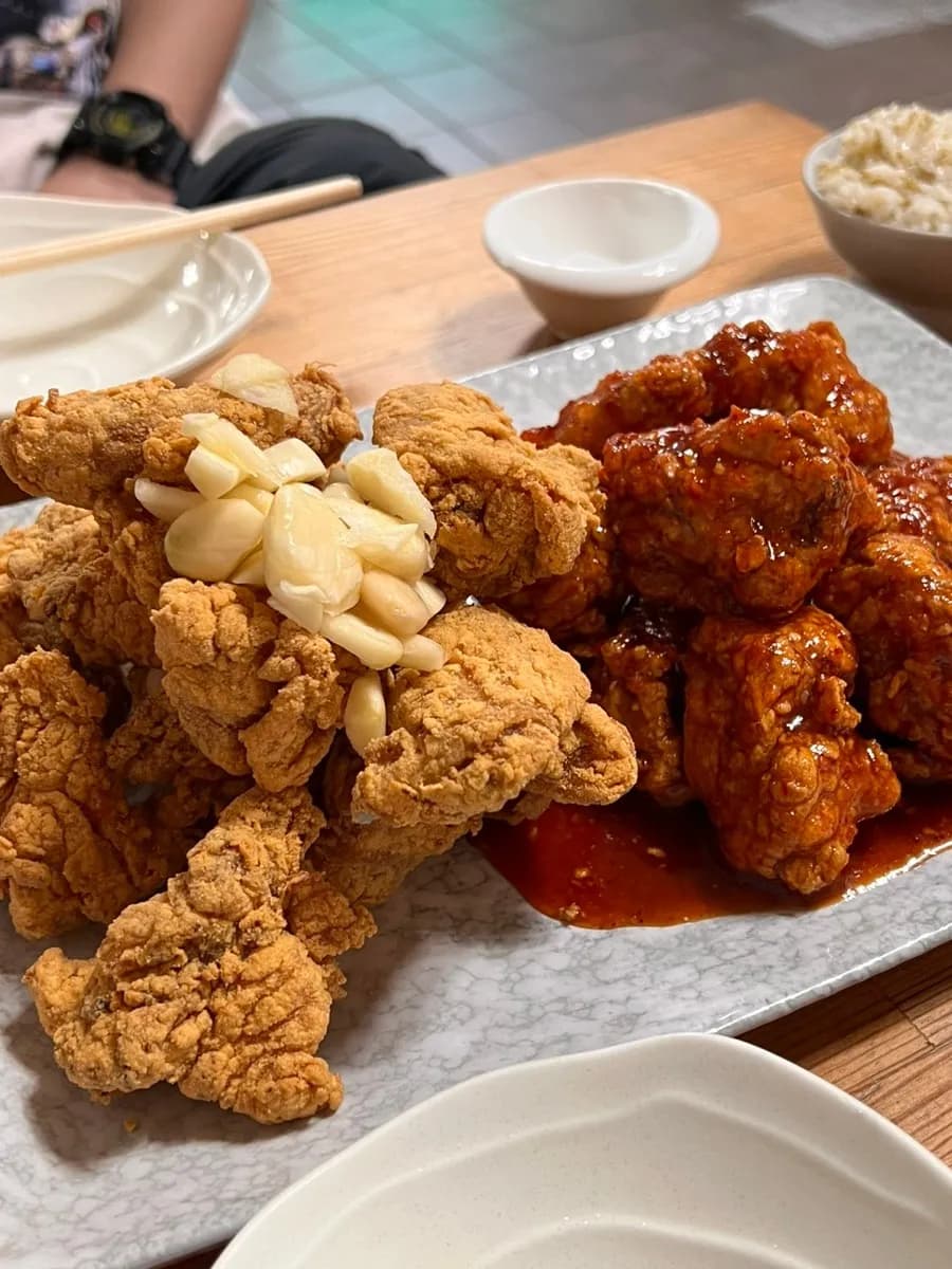 香ばしい生ニンニクと一緒に楽しむ「フライドニンニクチキン」