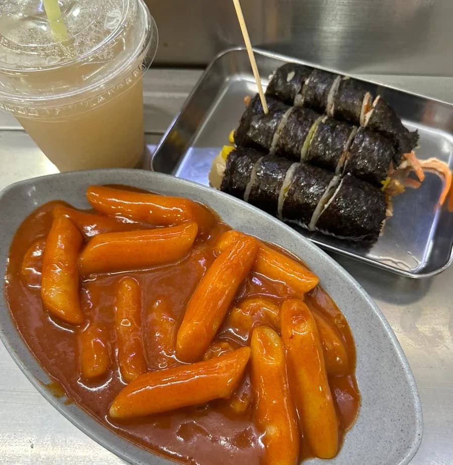 韓国らしいメニューが揃うお店