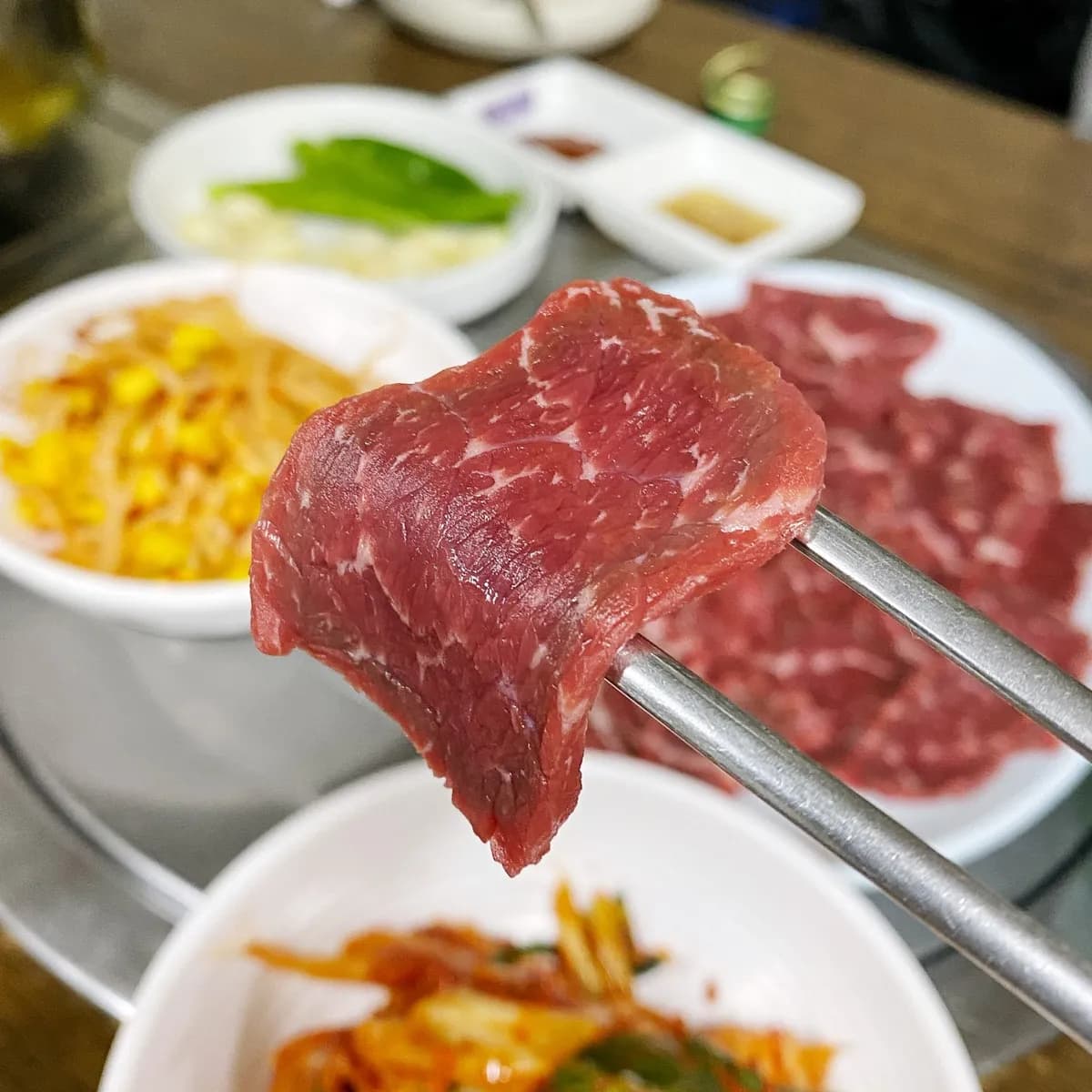 「ユッケ料理」のレベルも高い