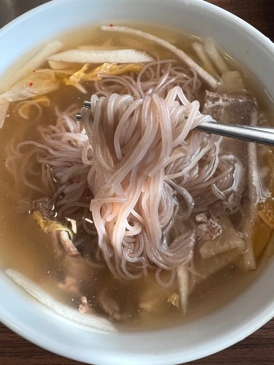 貴重な「平壌冷麺」が味わえる