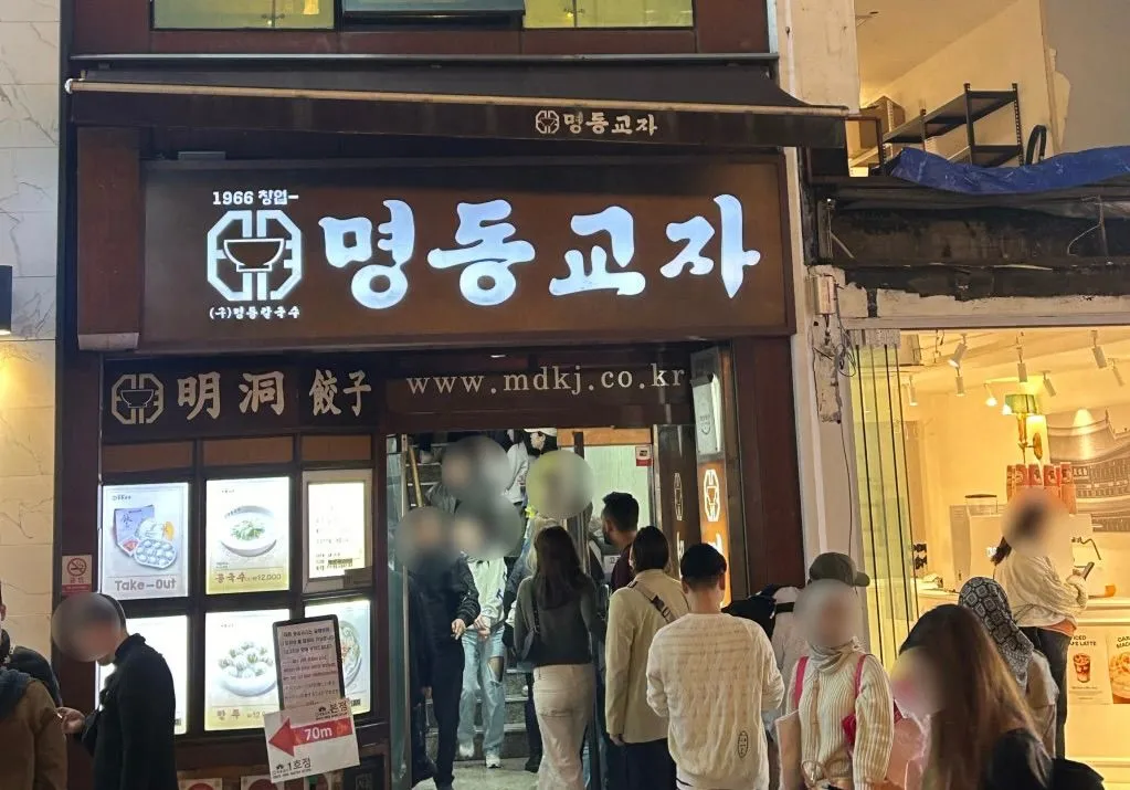 長蛇の列でも待ち時間が少ない「回転率の良さ」