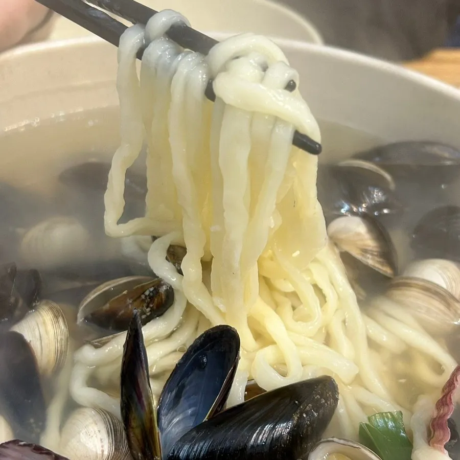 食べても食べても終わりの見えない「カルグクス」