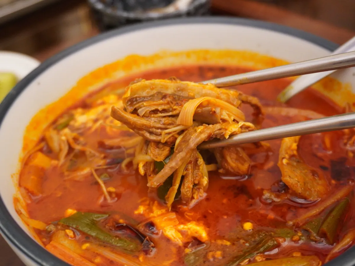 程よい辛さの「ユッケジャン」