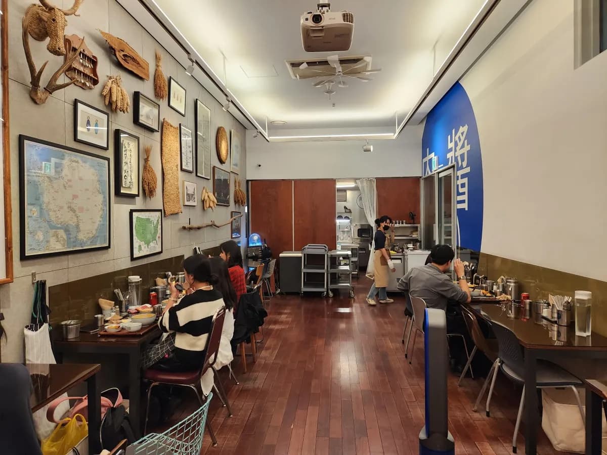 韓国人も並ぶほどの人気店