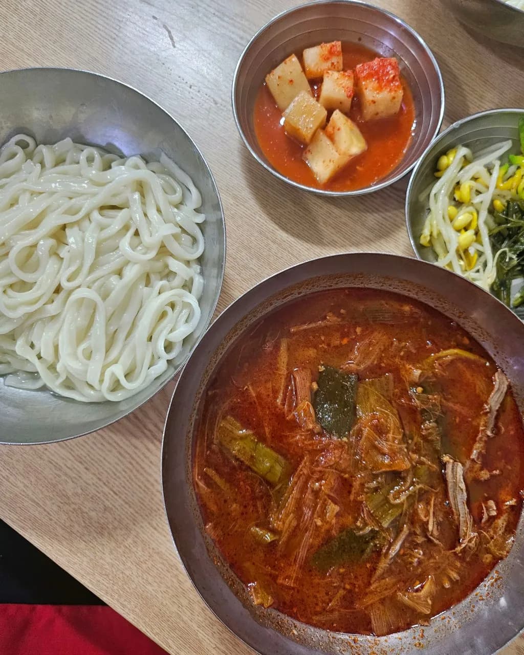 ユッケジャン+カルグクスの最強コラボ