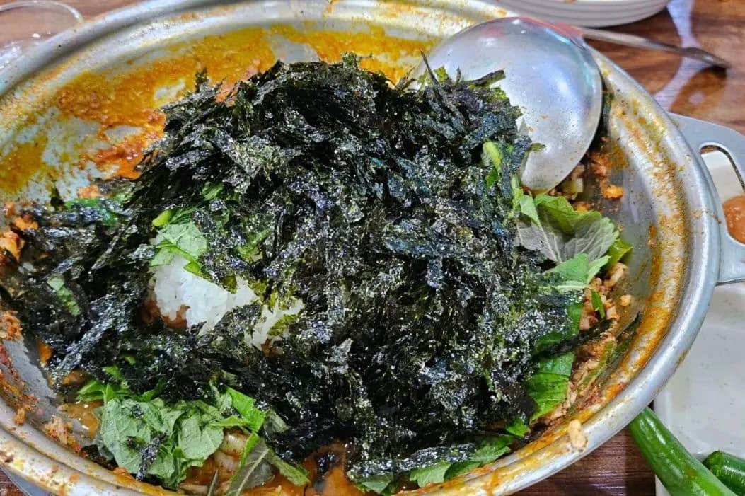 〆のチャーハンは注文必須メニュー