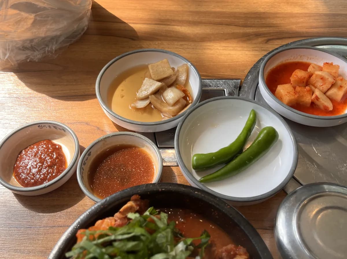 おかずは食べ放題