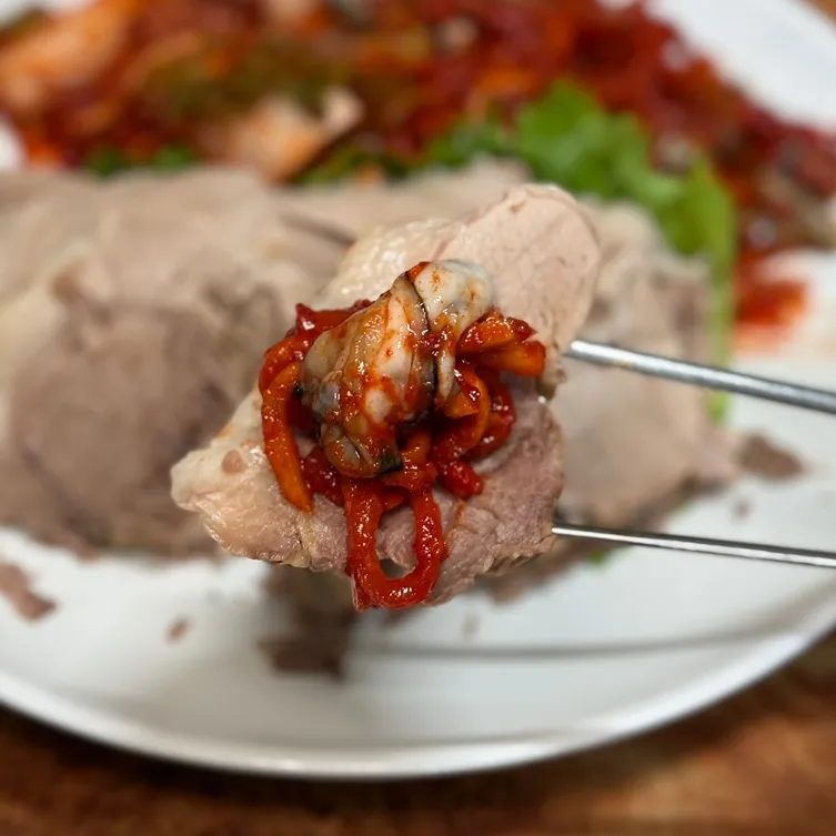 ツルッとした新鮮な牡蠣も食べるべし!