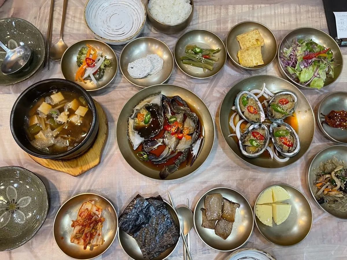 色々な料理を堪能できるお店