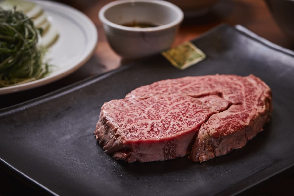 熟成霜降り牛ロース 100g (1 ++特等級)