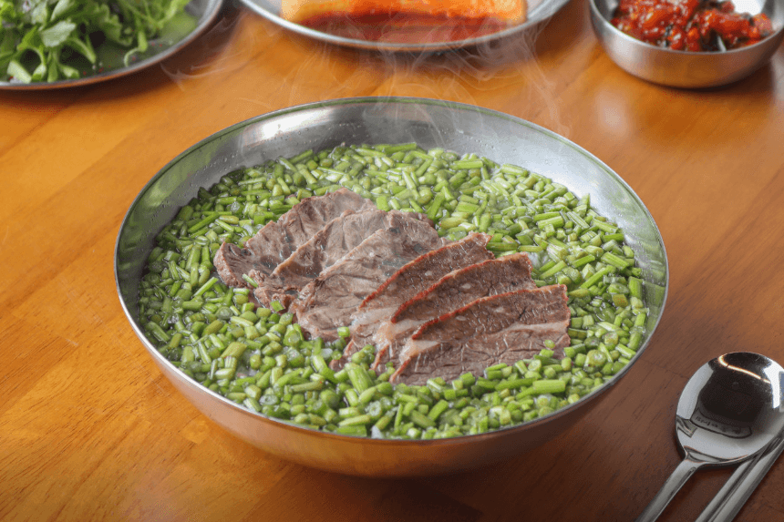 陵洞セリの牛肉スープ