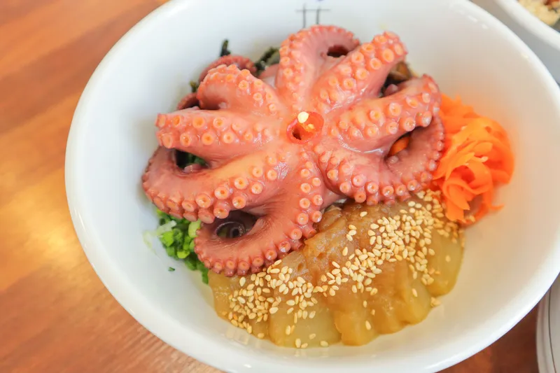 タコの醤油漬けビビンバ