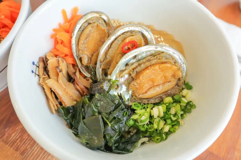 丸ごとアワビのビビンバ